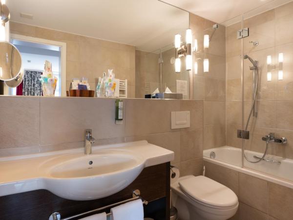 Hotel Krebs Interlaken : photo 2 de la chambre chambre lits jumeaux standard