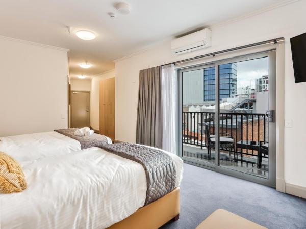 Meridian Hotel Hurstville : photo 5 de la chambre chambre triple avec balcon