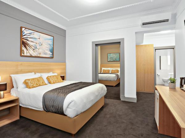 Meridian Hotel Hurstville : photo 4 de la chambre chambre lits jumeaux avec balcon
