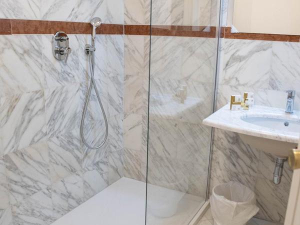 Grand Hotel Duomo : photo 5 de la chambre chambre triple supérieure avec vue