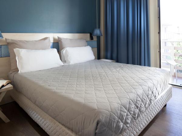 Hotel LaMorosa : photo 2 de la chambre suite junior avec balcon