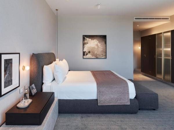 Eos by SkyCity : photo 3 de la chambre chambre lit king-size - allure