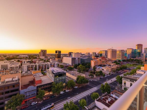 Toms Court Hotel : photo 6 de la chambre chambre lit queen-size supérieure avec balcon