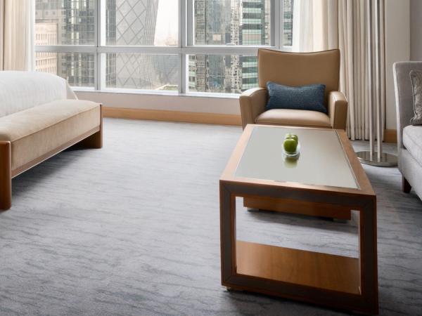 Kerry Hotel, Beijing by Shangri-La : photo 8 de la chambre club premier king room inclusive mini bar