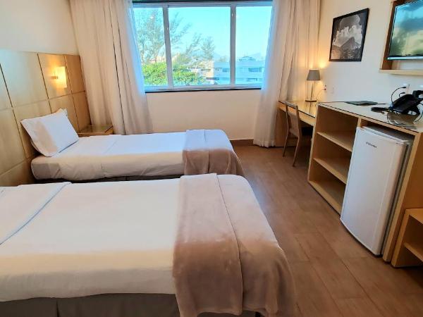 Atlantico Sul Hotel : photo 2 de la chambre chambre lits jumeaux - vue partielle sur mer