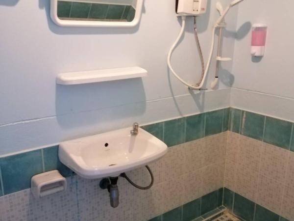 Koh Chang Baanrimtalay : photo 2 de la chambre chambre familiale - vue sur mer