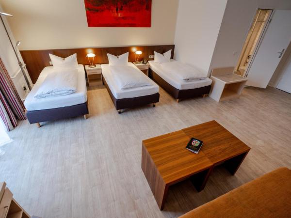 Hotel Tiergarten Berlin : photo 4 de la chambre chambre triple