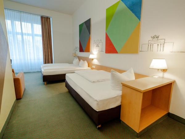 Hotel Tiergarten Berlin : photo 2 de la chambre chambre triple