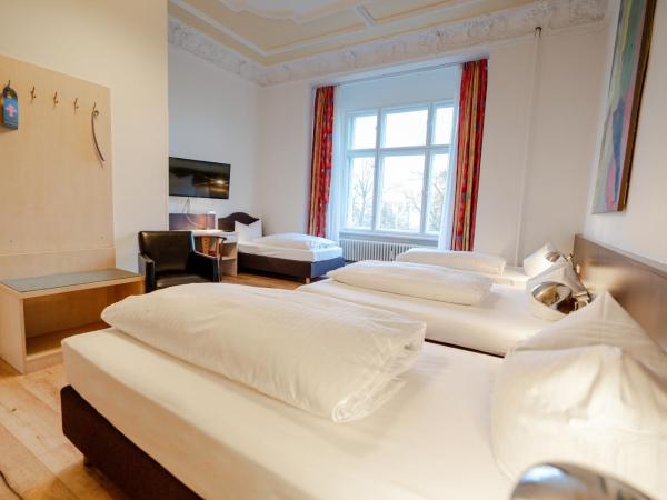 Hotel Tiergarten Berlin : photo 3 de la chambre chambre quadruple