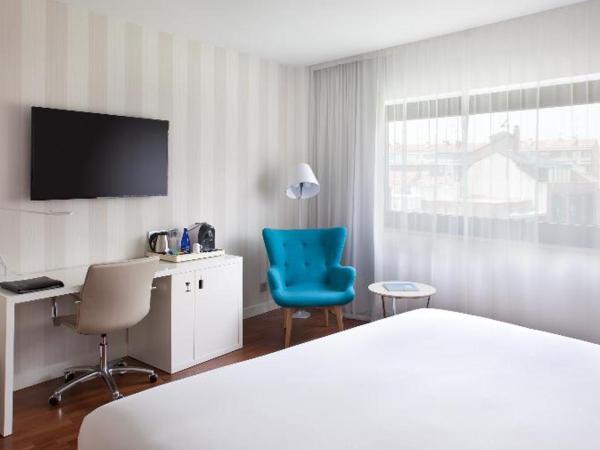 NH Madrid Ventas : photo 7 de la chambre chambre familiale communicante avec lit d'appoint (3 adultes + 2 enfants)