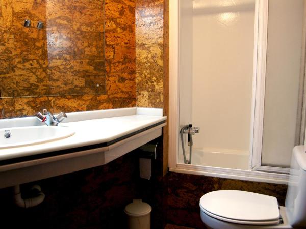 Hostal Charo II : photo 3 de la chambre chambre triple