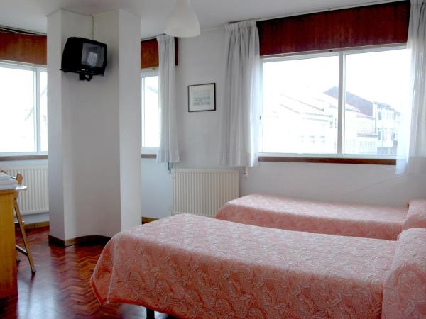 Hostal Charo II : photo 2 de la chambre chambre lits jumeaux