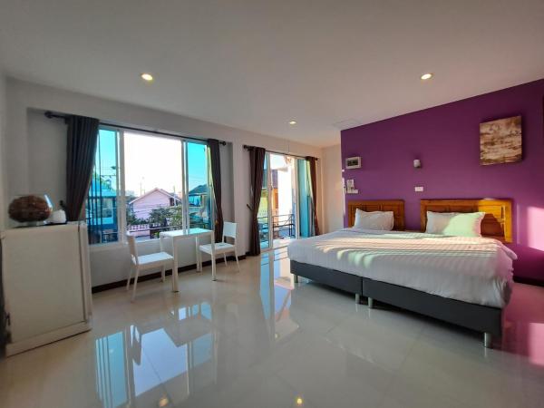 Graphic House @ Chiang Rai : photo 6 de la chambre chambre double ou lits jumeaux deluxe avec balcon
