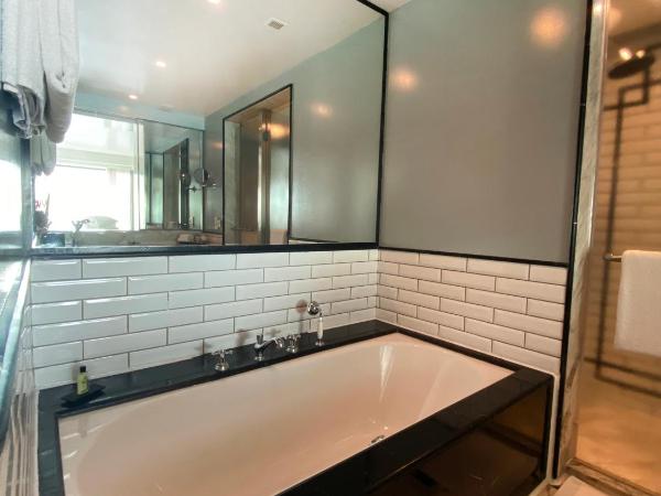 InterContinental Marine Drive Mumbai, an IHG Hotel : photo 4 de la chambre chambre lit king-size classique - vue sur baie