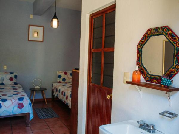 Azul Cielo Hostel : photo 7 de la chambre chambre lits jumeaux