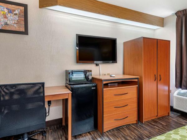 Econo Lodge North Academy : photo 2 de la chambre chambre lit queen-size - non-fumeurs