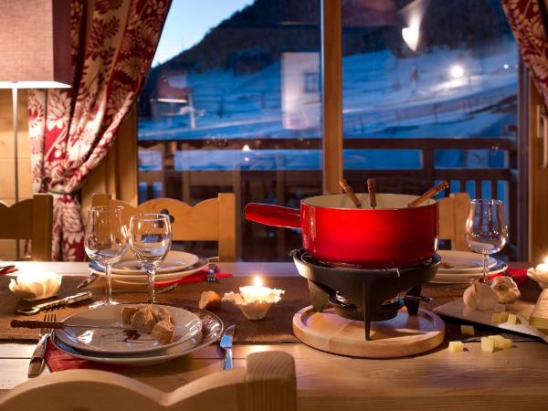 CGH Résidences & Spas Le Chalet des Dolines : photo 3 de la chambre appartement 2 chambres (6 adultes) avec accès au spa