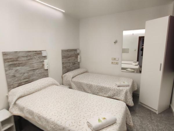 Hostal Las Vegas : photo 4 de la chambre chambre triple