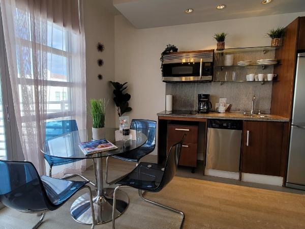 Strand Ocean Drive Suites : photo 3 de la chambre suite 2 lits queen-size avec balcon - vue partielle sur océan - c404