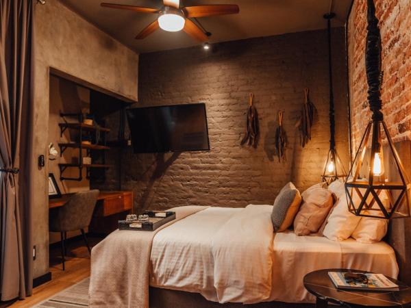 CASA EMILIA B&B Boutique : photo 2 de la chambre chambre double deluxe avec balcon