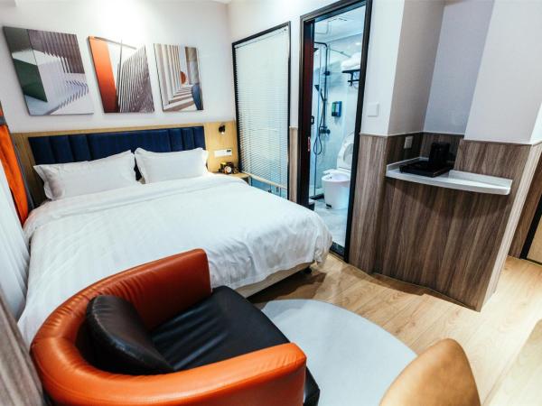 Shanghai Fish Inn People Square : photo 6 de la chambre chambre lit queen-size deluxe