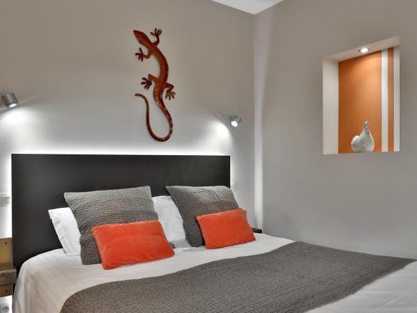 Hotel Le Mas de Castel - Piscine chauffee : photo 5 de la chambre chambre double suprieure avec terrasse