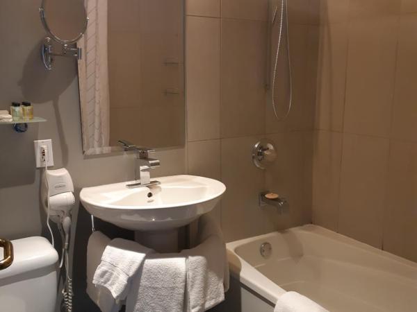 Hotel Le Saint-Paul : photo 1 de la chambre chambre standard lit queen-size