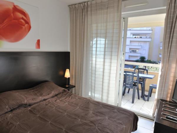 Residhotel Cannes Festival : photo 2 de la chambre studio (2 adultes + 2 enfants)