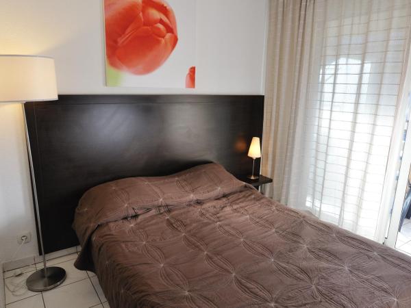 Residhotel Cannes Festival : photo 6 de la chambre studio (2 adultes + 2 enfants)