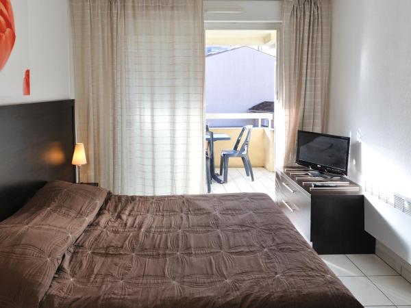 Residhotel Cannes Festival : photo 2 de la chambre studio supérieur (2 adultes)