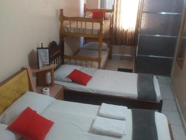OYO Hotel Macedo : photo 3 de la chambre chambre quadruple standard