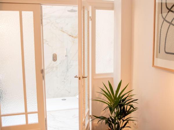 huisalfons : photo 10 de la chambre chambre double avec salle de bains privative