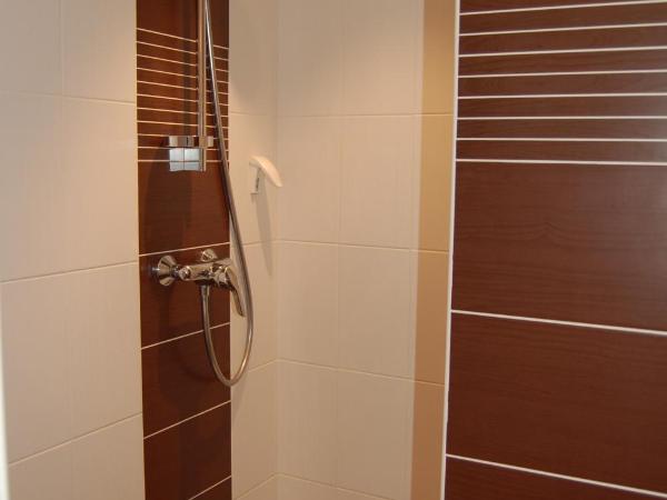 Hôtel Cositel, Coutances : photo 4 de la chambre chambre quadruple confort