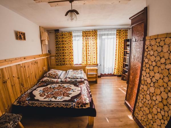 Dom wypoczynkowy Stoch Mądry : photo 1 de la chambre chambre familiale avec balcon