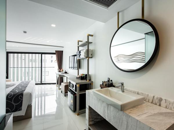 Blackwoods Hotel Pattaya - SHA Extra Plus : photo 8 de la chambre chambre double