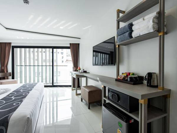 Blackwoods Hotel Pattaya - SHA Extra Plus : photo 6 de la chambre chambre lit queen-size deluxe