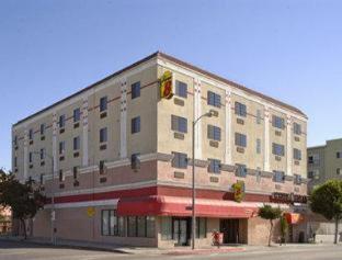 Super 8 by Wyndham Hollywood/LA Area : photo 1 de la chambre room #18573922