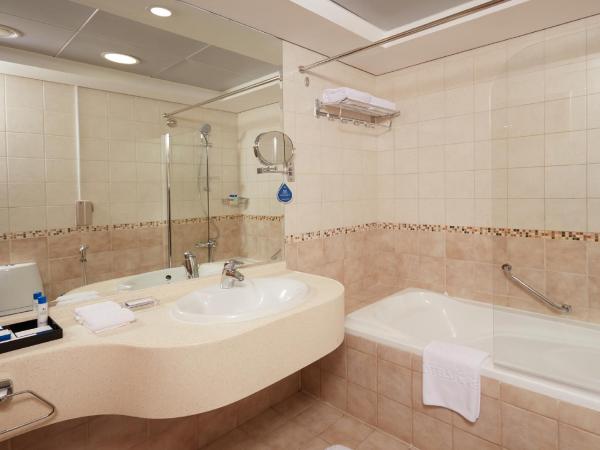 Roda Beach Resort : photo 5 de la chambre chambre supérieure en bord de mer