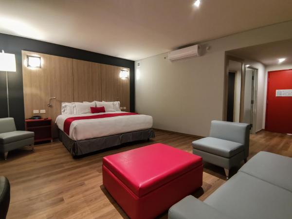 Ramada Encore by Wyndham Monterrey Apodaca Zona Aeropuerto : photo 2 de la chambre suite junior lit king-size - non-fumeurs