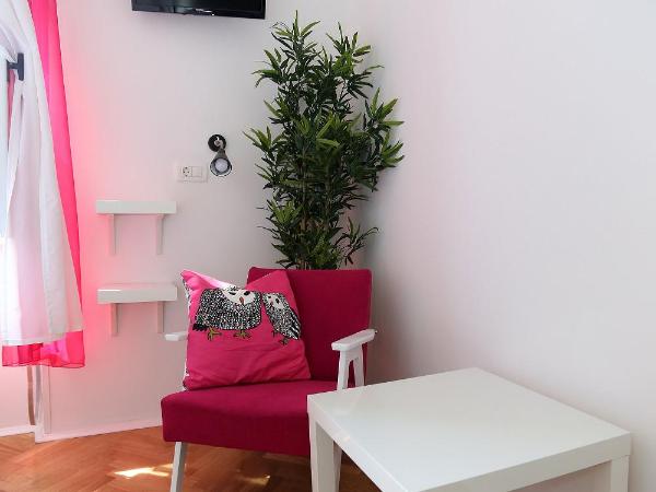 The Hostel : photo 2 de la chambre chambre double avec salle de bains privative - vue sur jardin