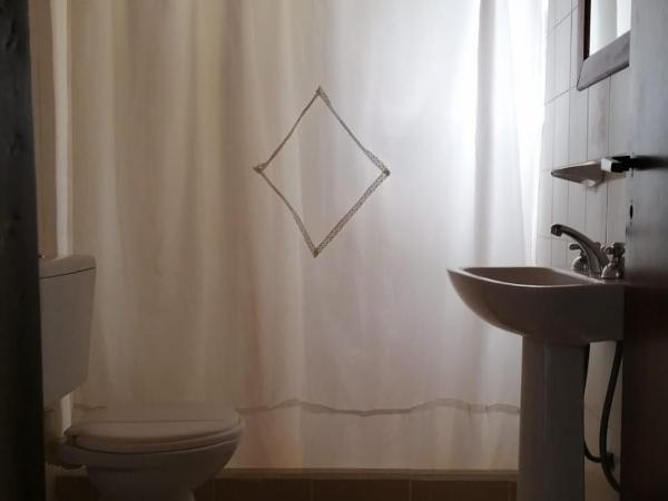 Hostel Nakel Yenu : photo 1 de la chambre chambre double avec salle de bains privative