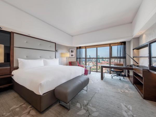 InterContinental Shanghai Pudong, an IHG Hotel : photo 2 de la chambre chambre lit king-size deluxe - vue sur ville