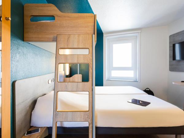 ibis budget Bordeaux Centre - Gare Saint Jean : photo 1 de la chambre chambre triple avec 2 lits simples et 1 lit superposé