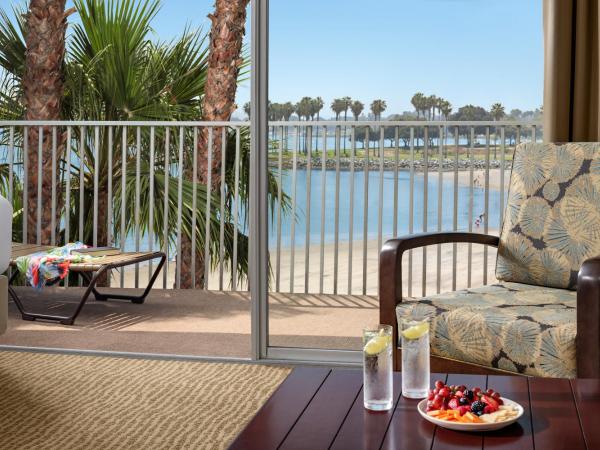 Bahia Resort Hotel : photo 7 de la chambre partial bay view studio queens