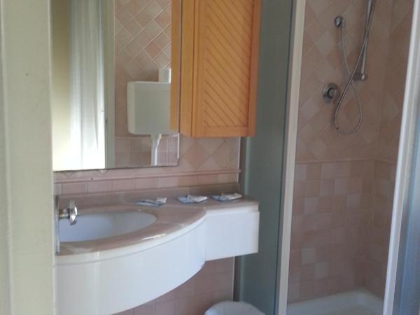 Hotel Glenn : photo 7 de la chambre chambre triple