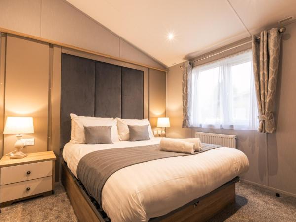 The Haven Lodge with Hot Tub : photo 4 de la chambre pavillon 3 chambres