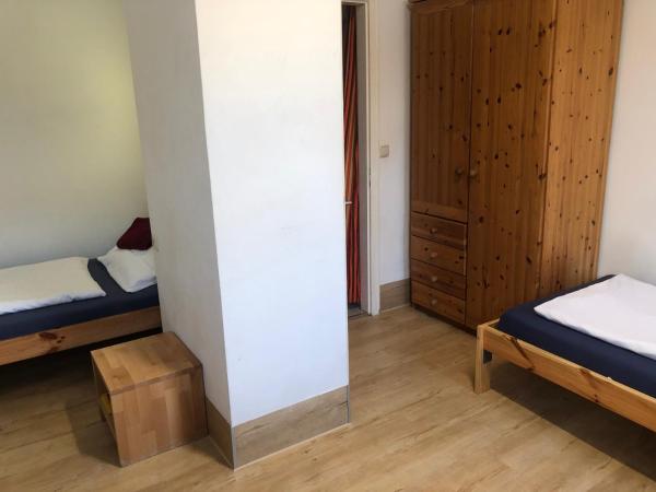 Hotel Pension Schmellergarten : photo 5 de la chambre chambre lits jumeaux avec toilettes communes