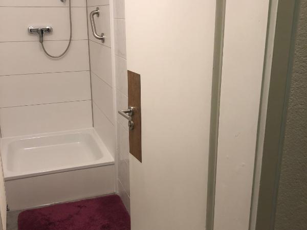 Hotel Pension Schmellergarten : photo 6 de la chambre chambre simple avec toilettes et douche communes