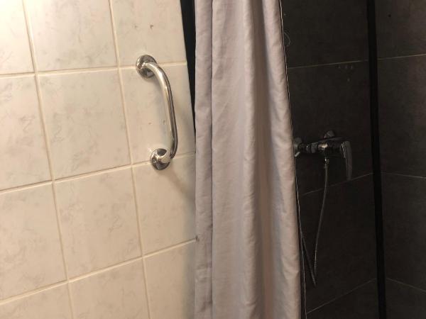 Hotel Pension Schmellergarten : photo 3 de la chambre chambre quadruple