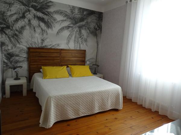 A la Vill'Adour : photo 2 de la chambre chambre double avec salle de bains privative extérieure